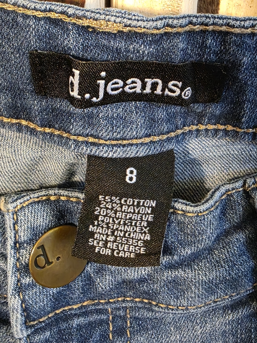 D.Jeans Women's Blue Cropped Straight Leg Jeans - Picture 3 of 4